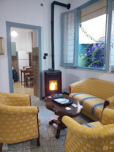 Casa Vacanze Zarinu Orgosolo Ngoại thất bức ảnh