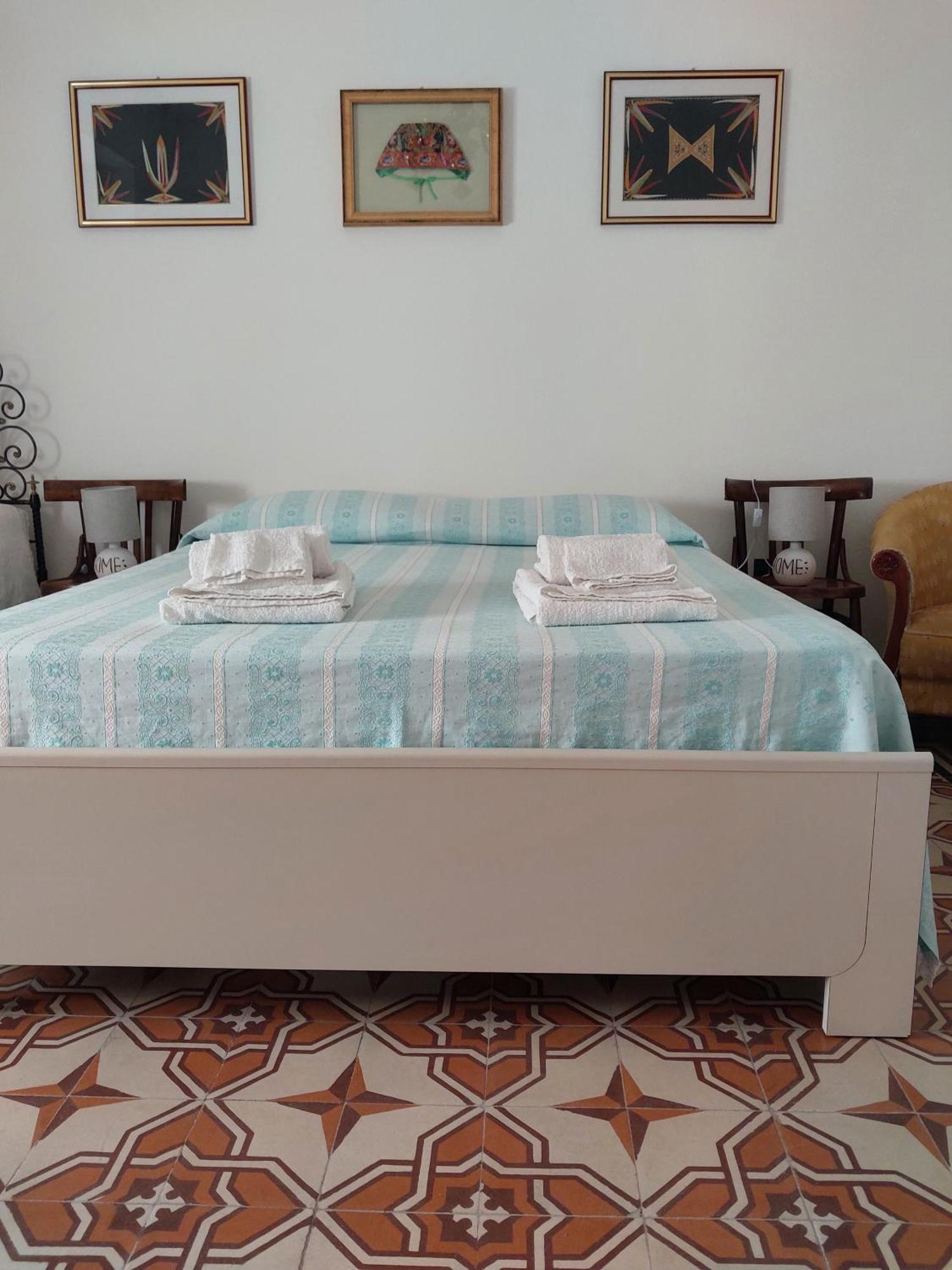 Casa Vacanze Zarinu Orgosolo Ngoại thất bức ảnh